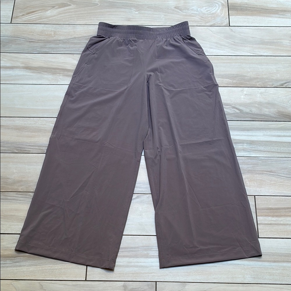 Lululemon mid rise swift wide leg pants - Picture 2 of 4
